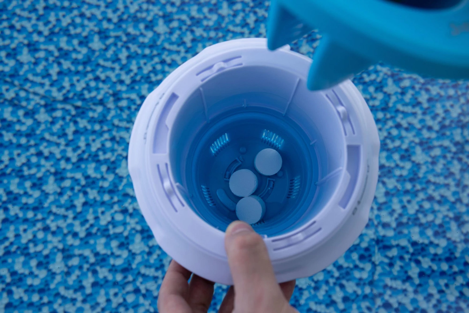 Bestway Pool Chemical Starter Kit With Chlorine - Image 8